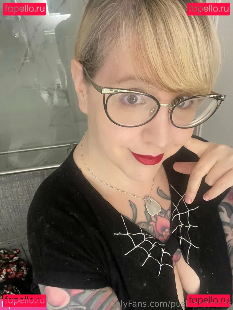 PushingUpRoses Onlyfans Photo Gallery 