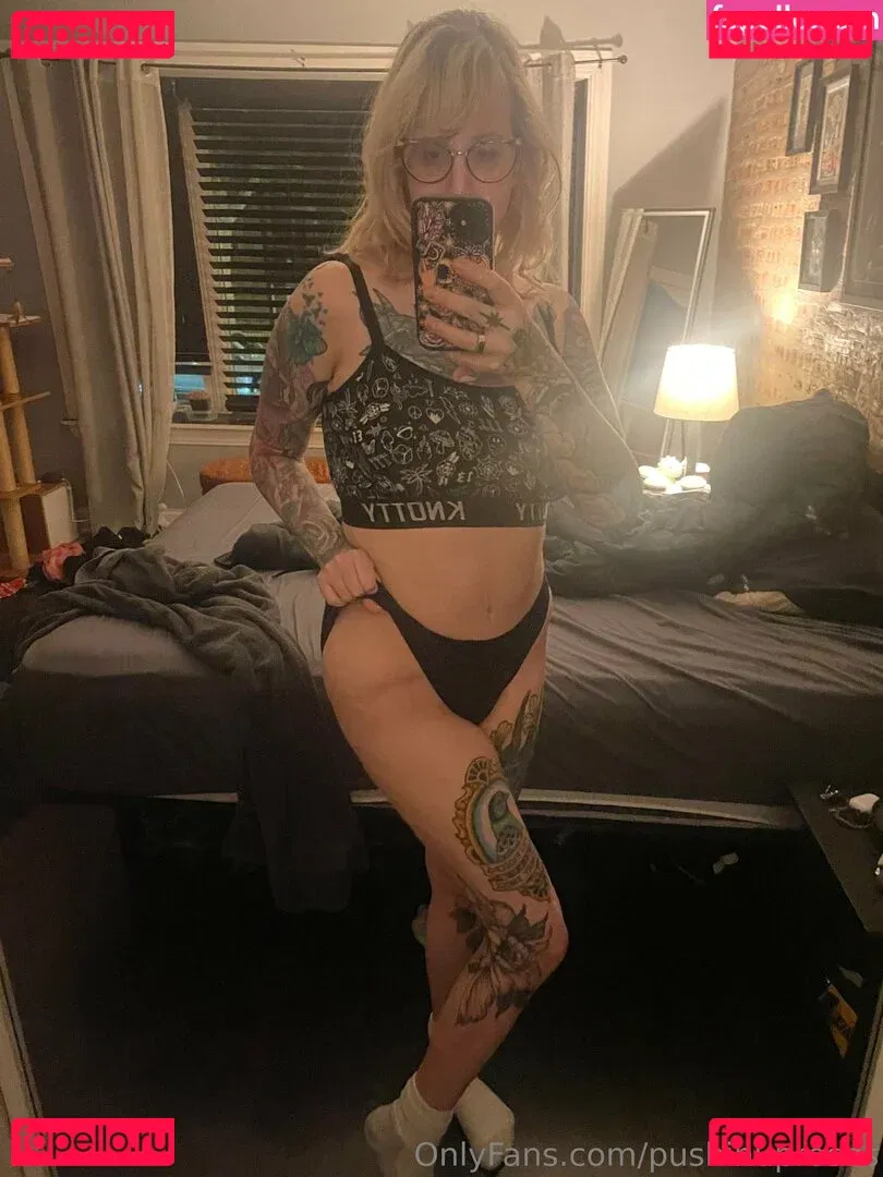 PushingUpRoses Onlyfans Photo Gallery 