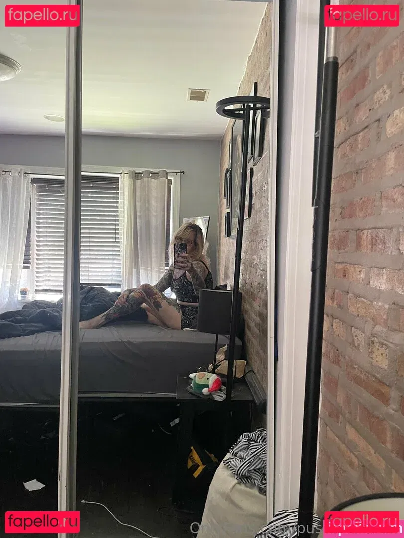 PushingUpRoses Onlyfans Photo Gallery 