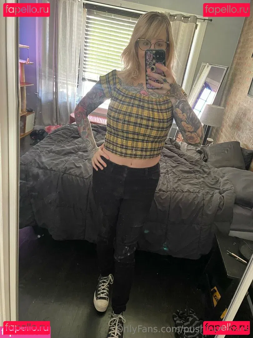 PushingUpRoses Onlyfans Photo Gallery 