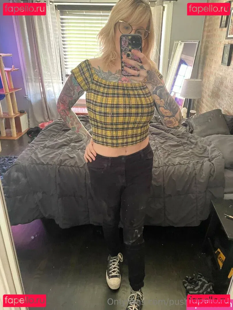 PushingUpRoses Onlyfans Photo Gallery 