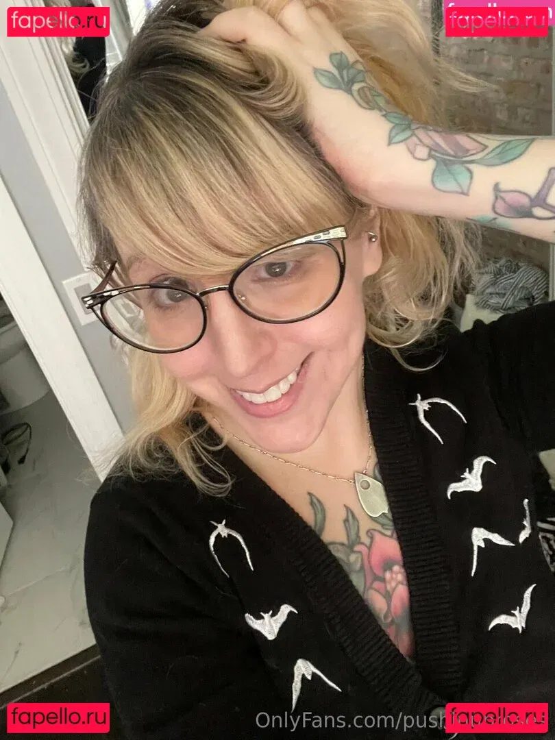 PushingUpRoses Onlyfans Photo Gallery 