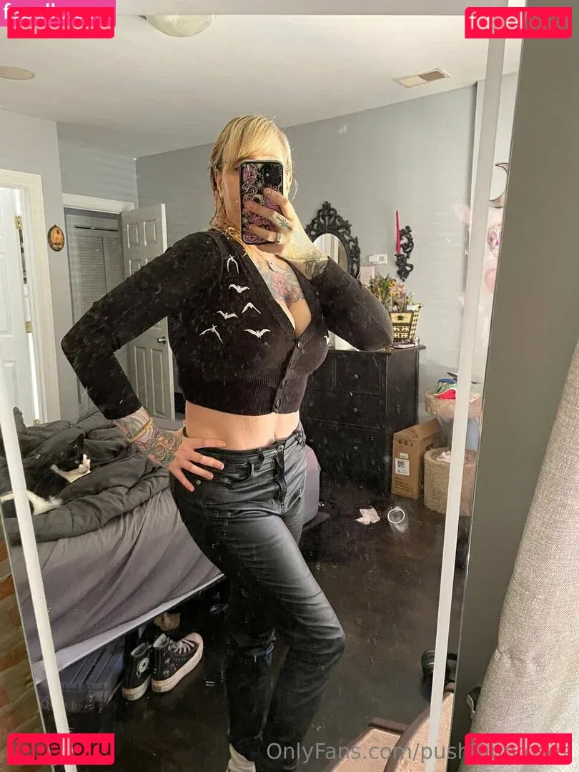 PushingUpRoses Onlyfans Photo Gallery 