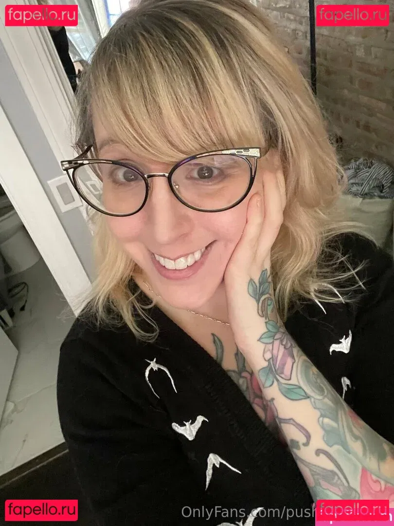 PushingUpRoses Onlyfans Photo Gallery 