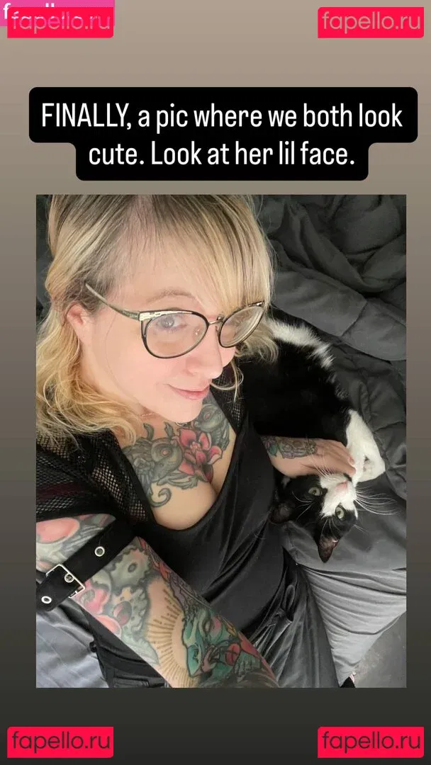 PushingUpRoses Onlyfans Photo Gallery 