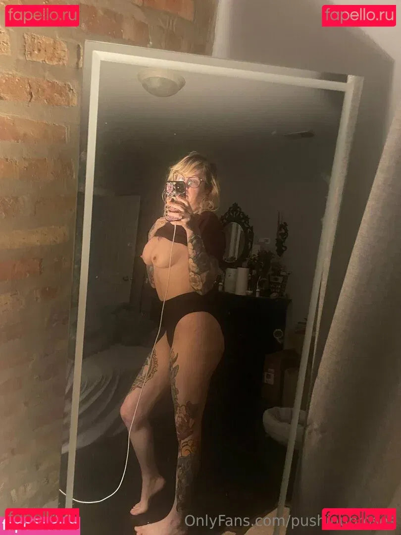 PushingUpRoses Onlyfans Photo Gallery 