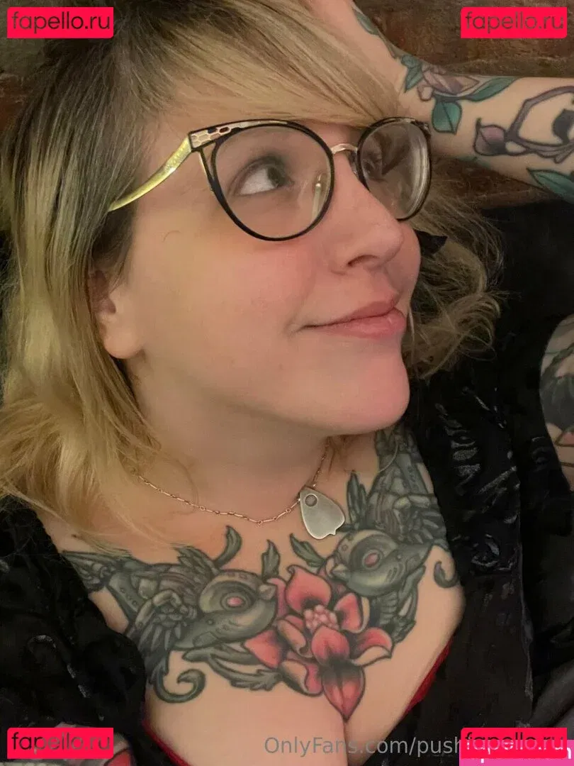 PushingUpRoses Onlyfans Photo Gallery 