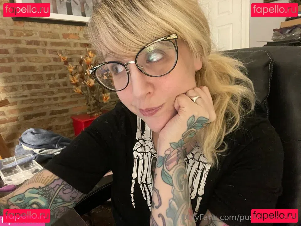 PushingUpRoses Onlyfans Photo Gallery 