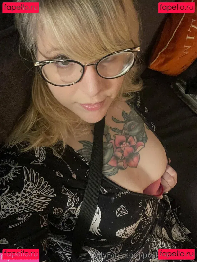 PushingUpRoses Onlyfans Photo Gallery 