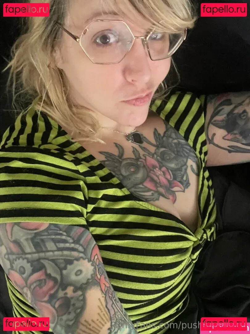 PushingUpRoses Onlyfans Photo Gallery 