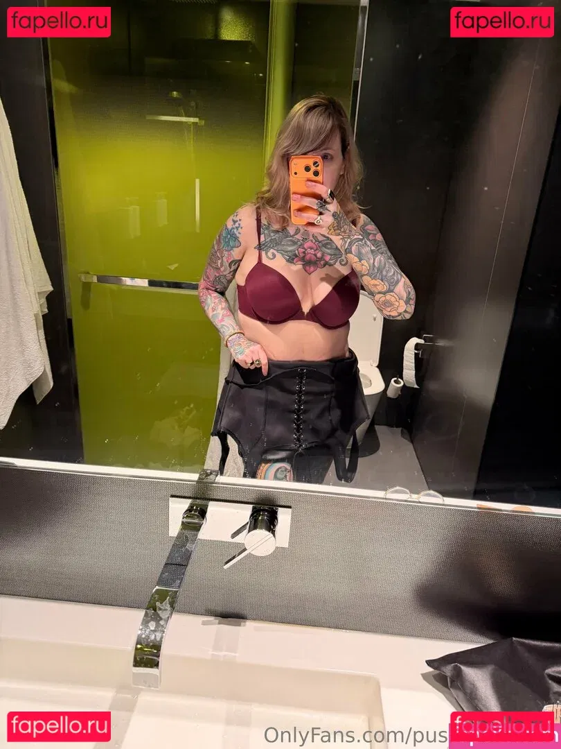 PushingUpRoses Onlyfans Photo Gallery 