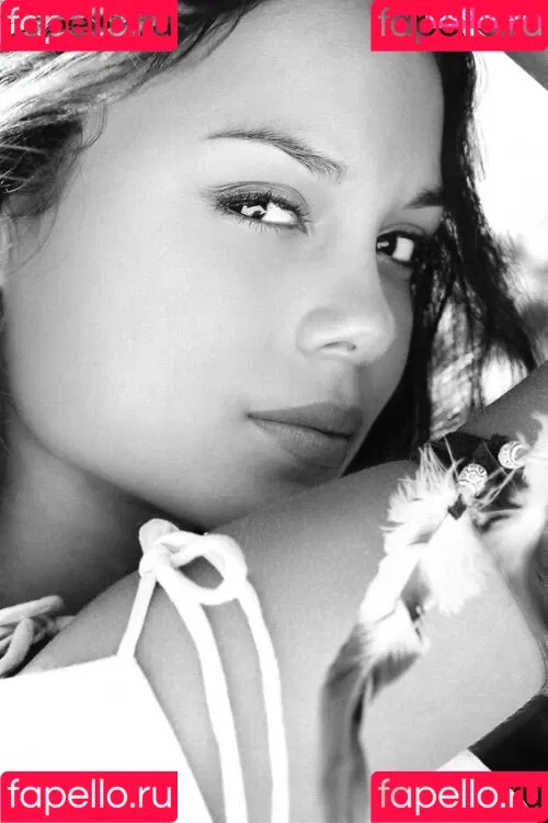 Nathalie Kelley Onlyfans Photo Gallery 