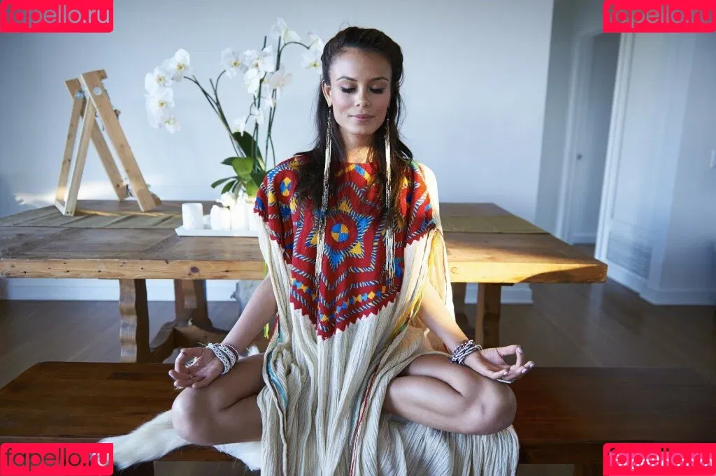 Nathalie Kelley Onlyfans Photo Gallery 