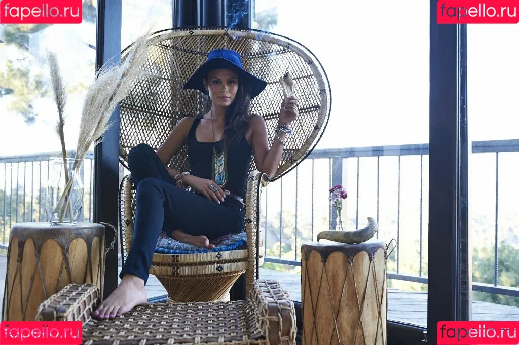 Nathalie Kelley Onlyfans Photo Gallery 