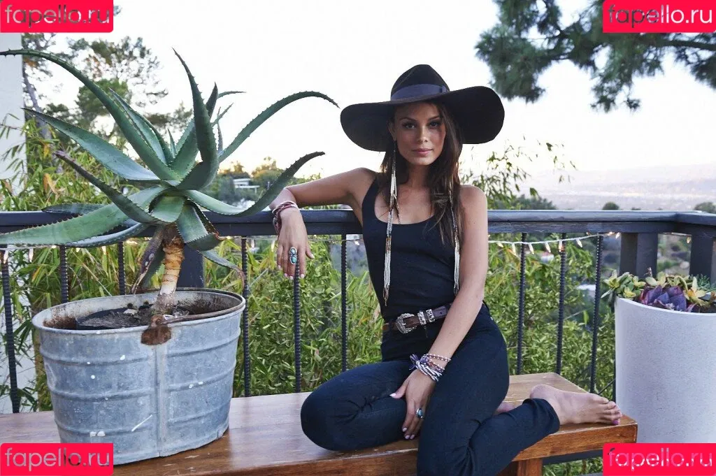 Nathalie Kelley Onlyfans Photo Gallery 
