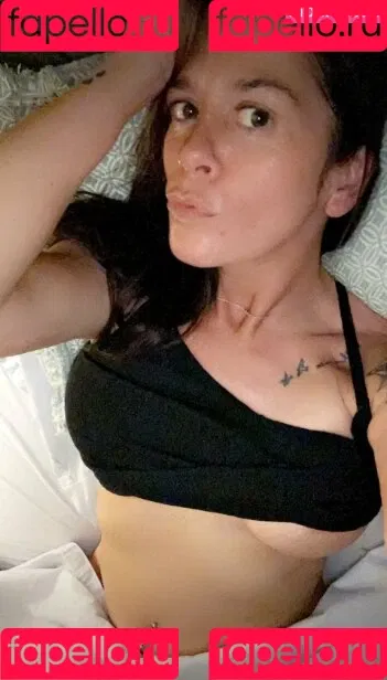 u300775303 Onlyfans Photo Gallery 