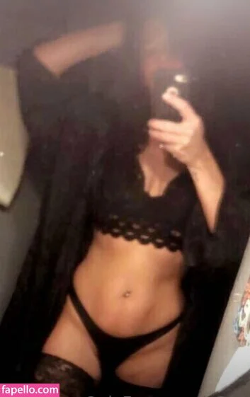 u300775303 Onlyfans Photo Gallery 