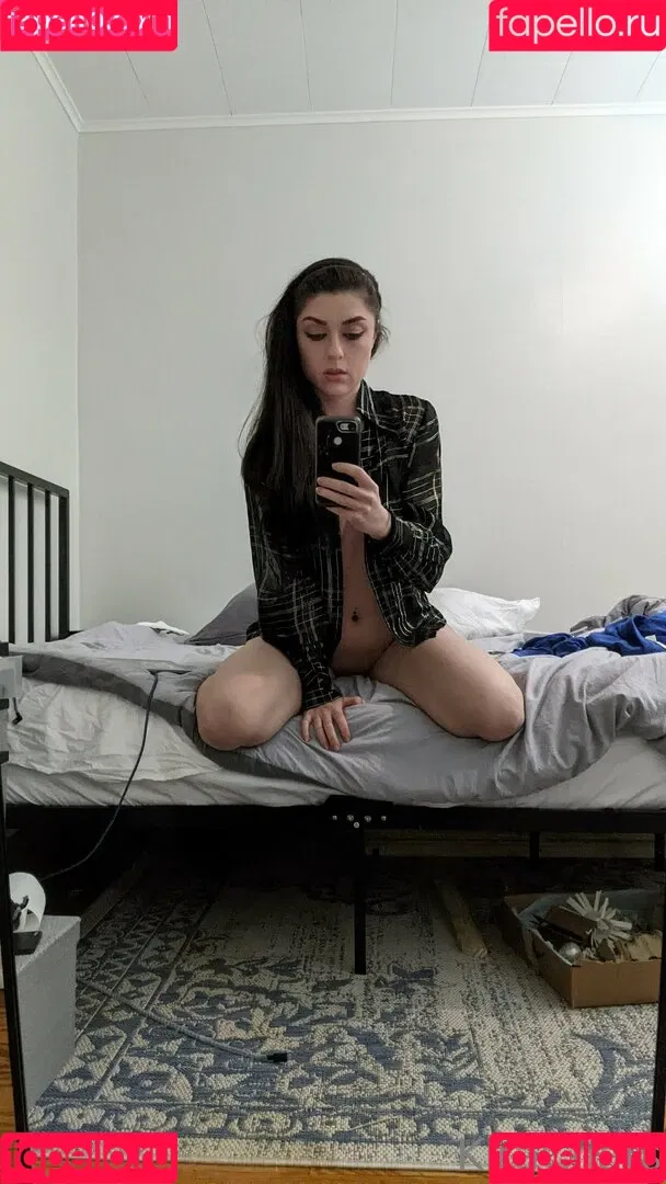 KiraChats Onlyfans Photo Gallery 