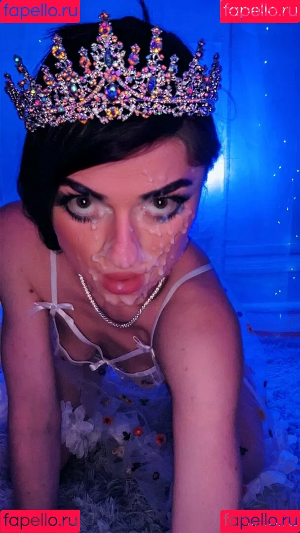 KiraChats Onlyfans Photo Gallery 