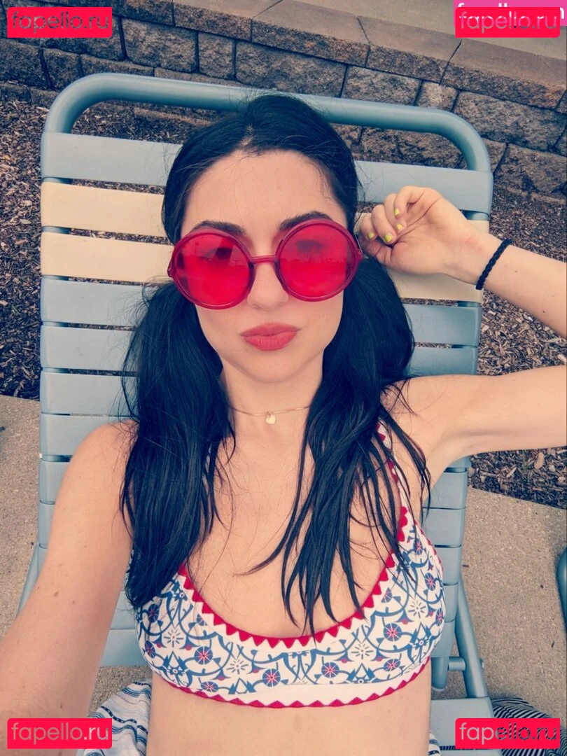 KiraChats Onlyfans Photo Gallery 