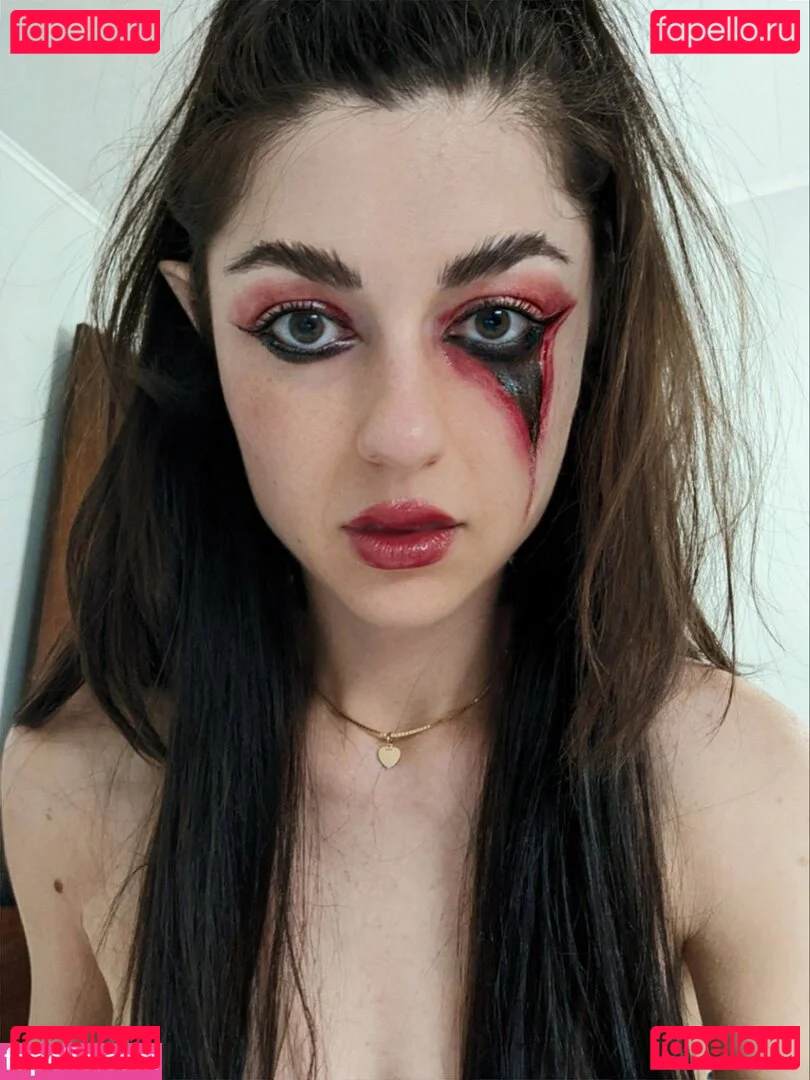 KiraChats Onlyfans Photo Gallery 