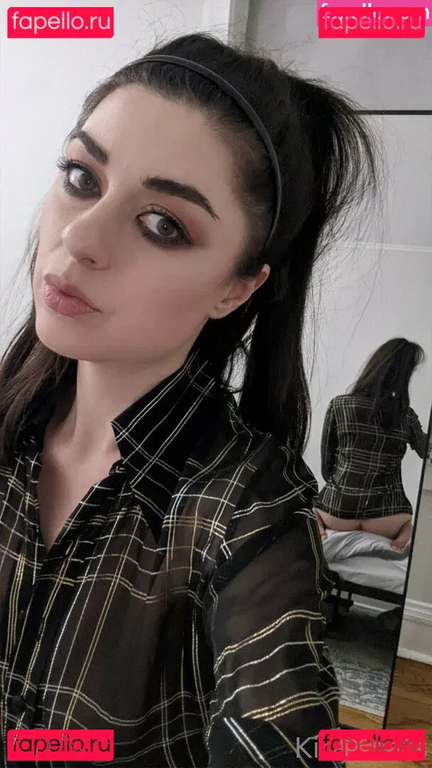 KiraChats Onlyfans Photo Gallery 