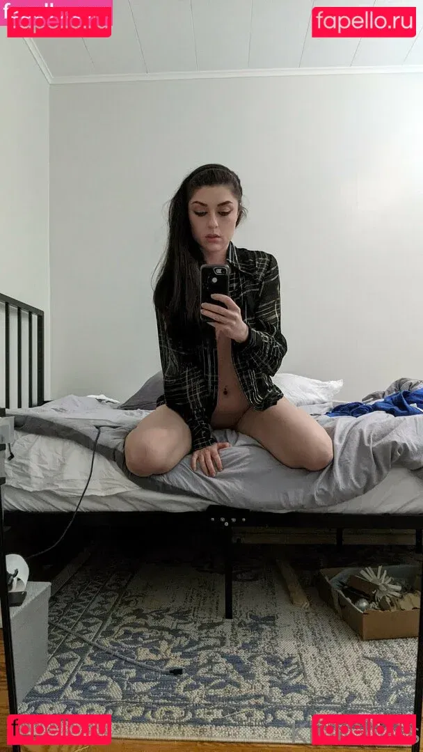 KiraChats Onlyfans Photo Gallery 