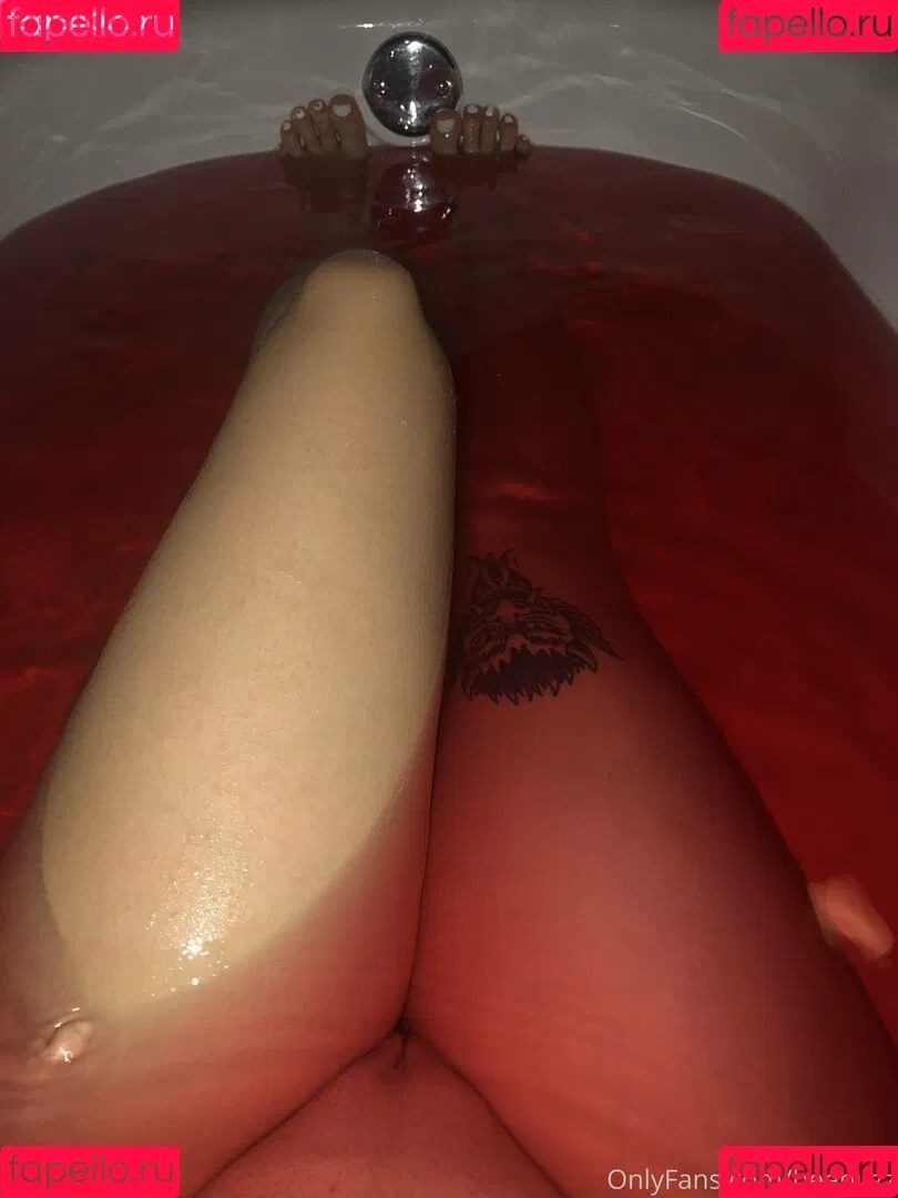 beebuzz Onlyfans Photo Gallery 