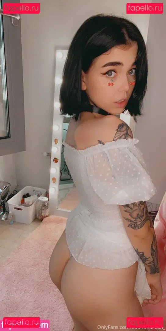 beebuzz Onlyfans Photo Gallery 