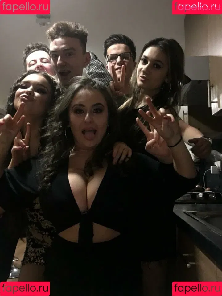 Tiffany Harrison Onlyfans Photo Gallery 