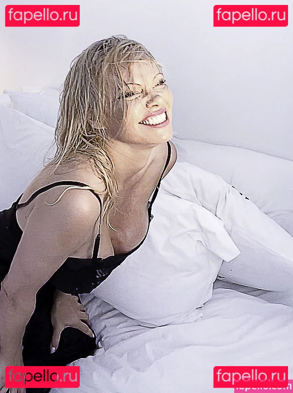 Pamela Anderson Onlyfans Photo Gallery 