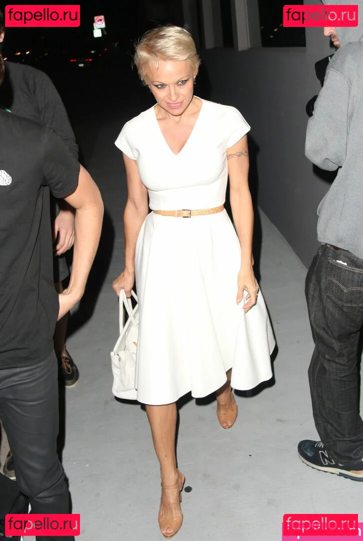 Pamela Anderson Onlyfans Photo Gallery 