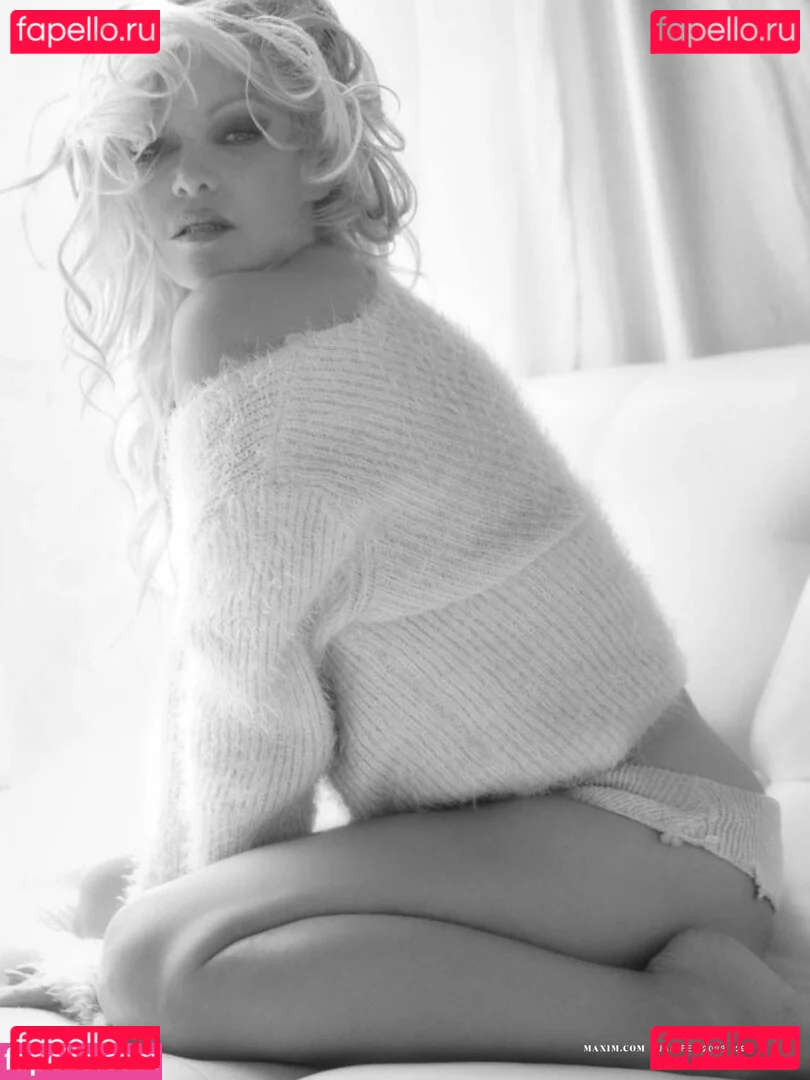 Pamela Anderson Onlyfans Photo Gallery 