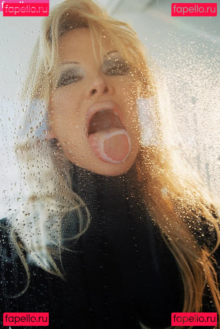 Pamela Anderson Onlyfans Photo Gallery 
