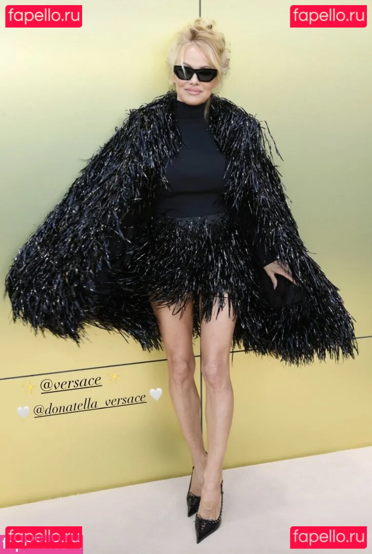 Pamela Anderson Onlyfans Photo Gallery 