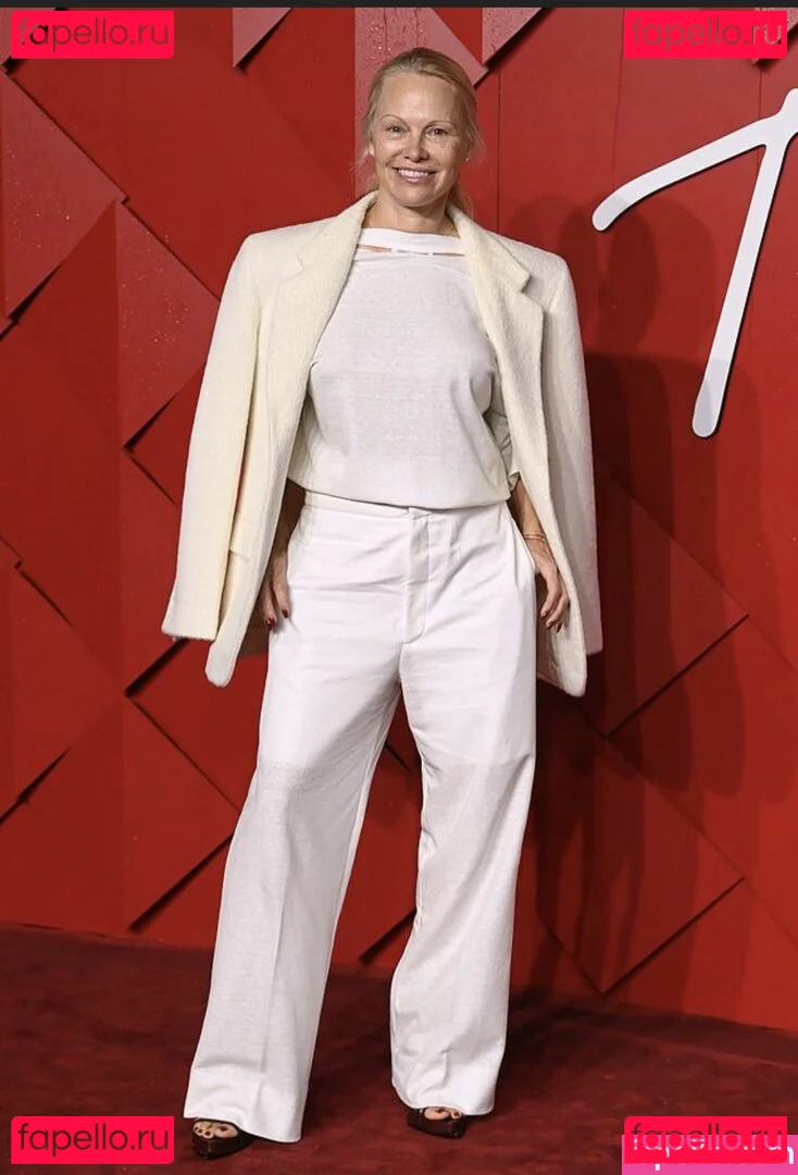 Pamela Anderson Onlyfans Photo Gallery 