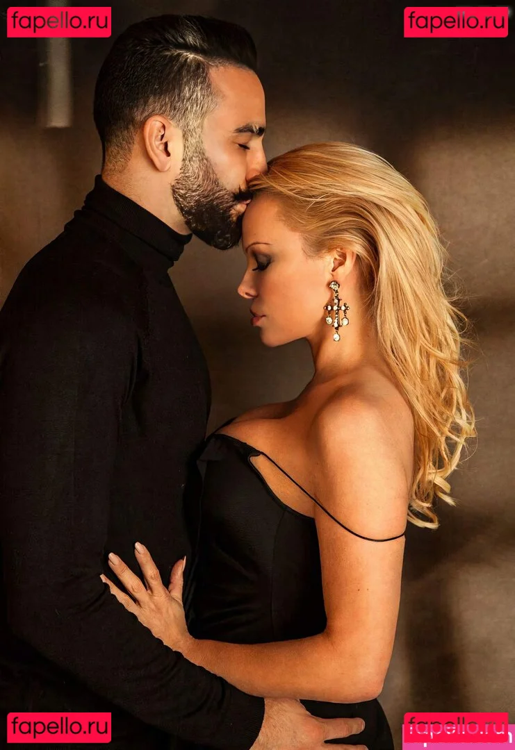 Pamela Anderson Onlyfans Photo Gallery 