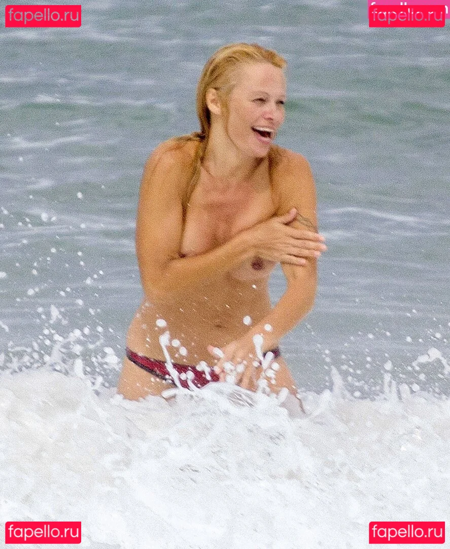 Pamela Anderson Onlyfans Photo Gallery 