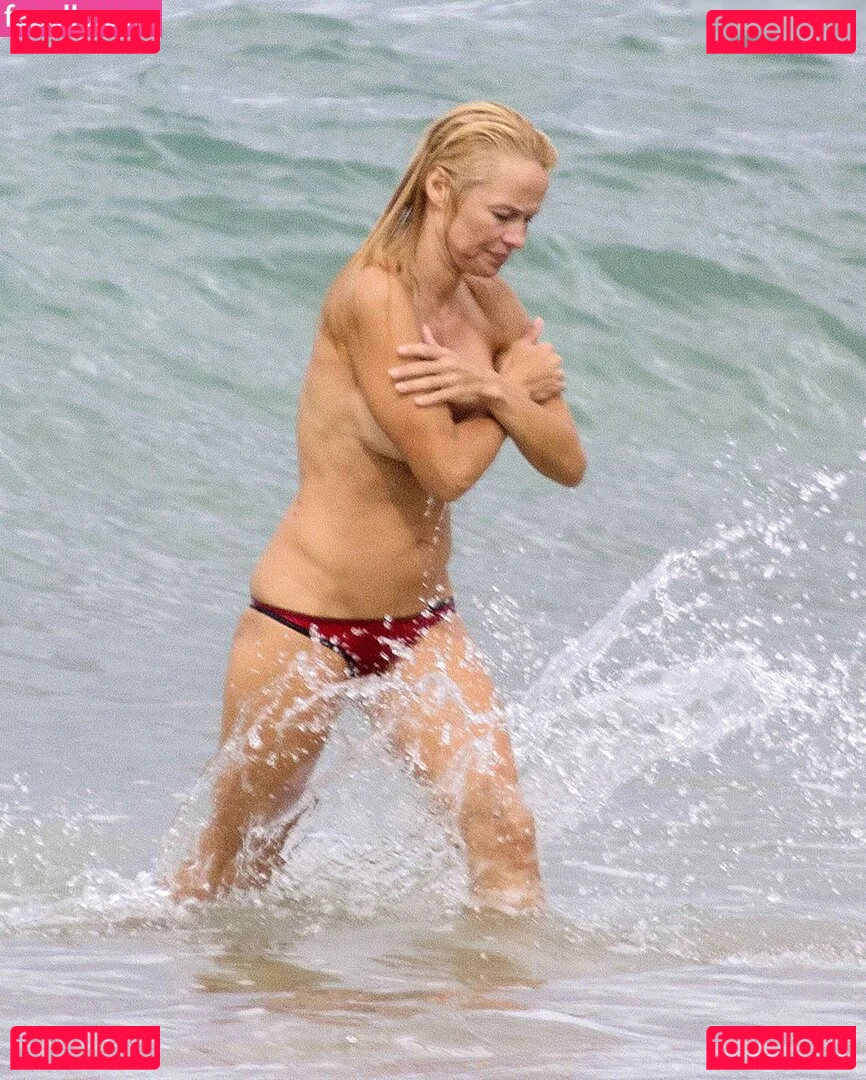 Pamela Anderson Onlyfans Photo Gallery 
