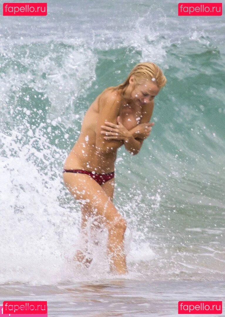 Pamela Anderson Onlyfans Photo Gallery 