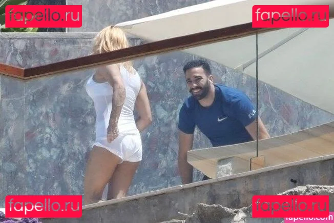 Pamela Anderson Onlyfans Photo Gallery 