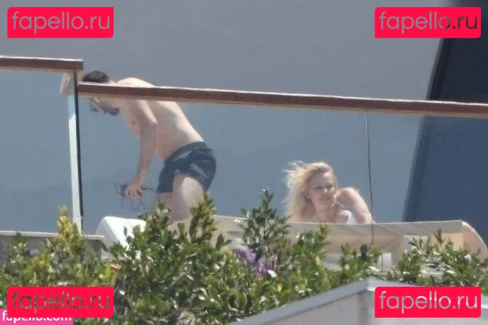 Pamela Anderson Onlyfans Photo Gallery 