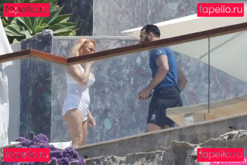 Pamela Anderson Onlyfans Photo Gallery 