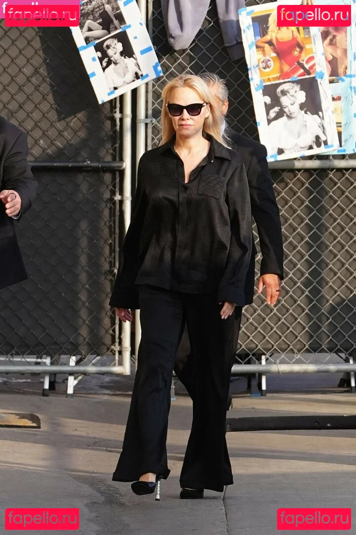 Pamela Anderson Onlyfans Photo Gallery 