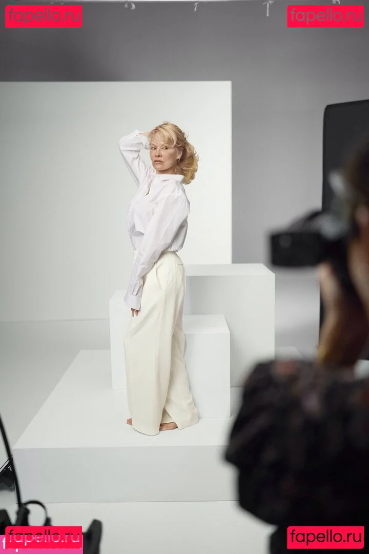 Pamela Anderson Onlyfans Photo Gallery 