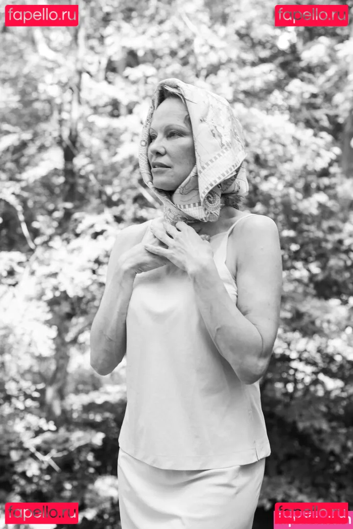 Pamela Anderson Onlyfans Photo Gallery 