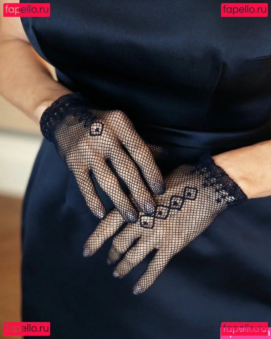 Pamela Anderson Onlyfans Photo Gallery 