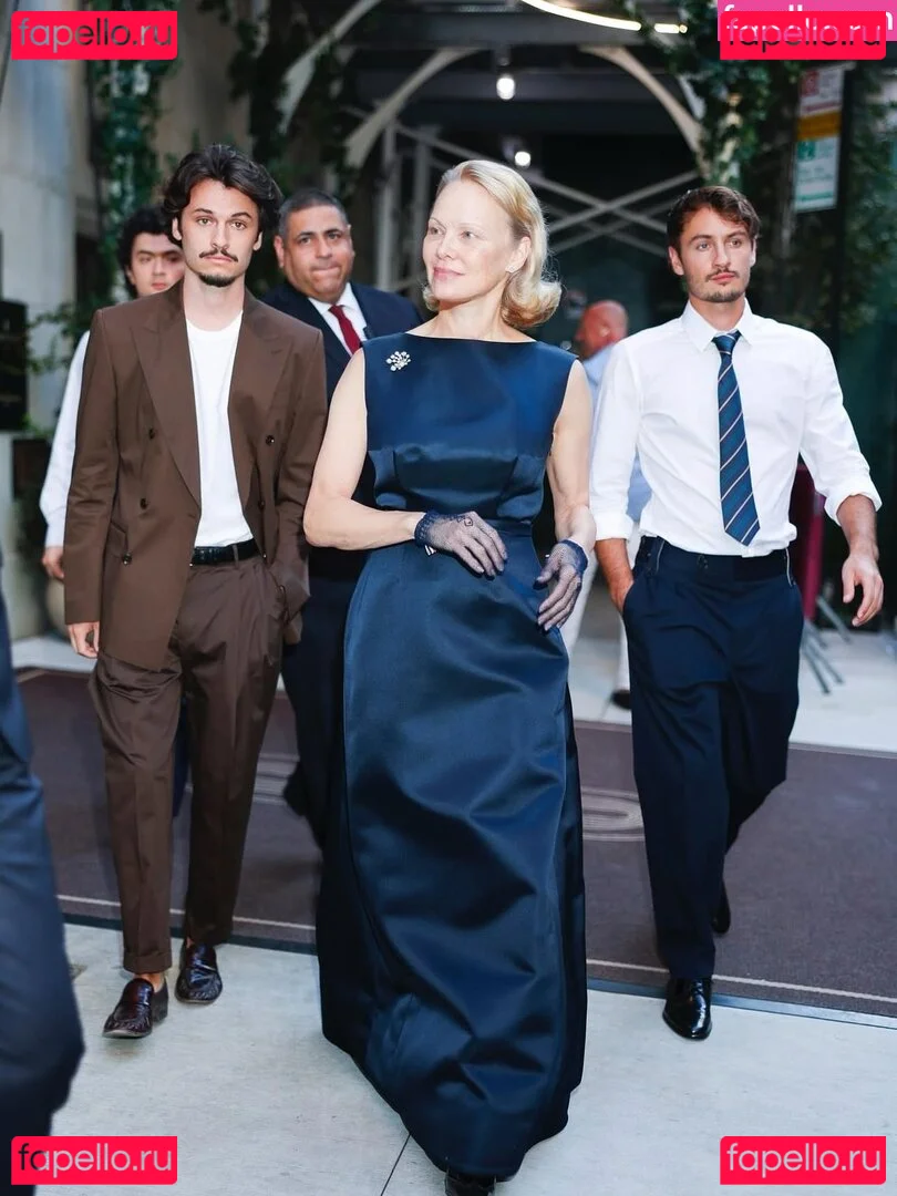 Pamela Anderson Onlyfans Photo Gallery 