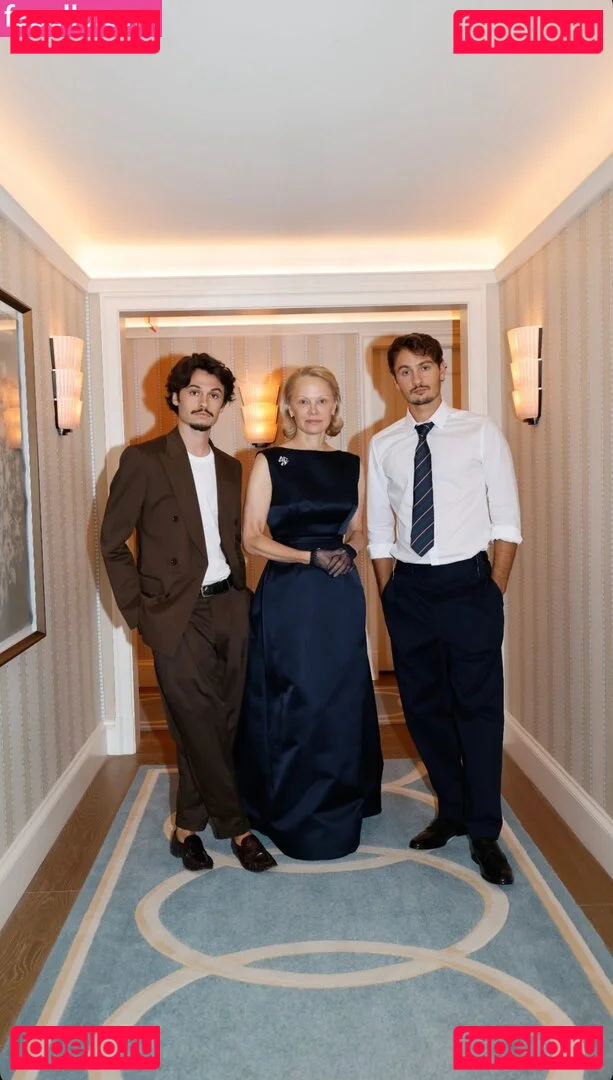 Pamela Anderson Onlyfans Photo Gallery 