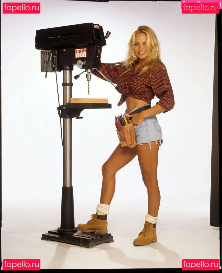 Pamela Anderson Onlyfans Photo Gallery 